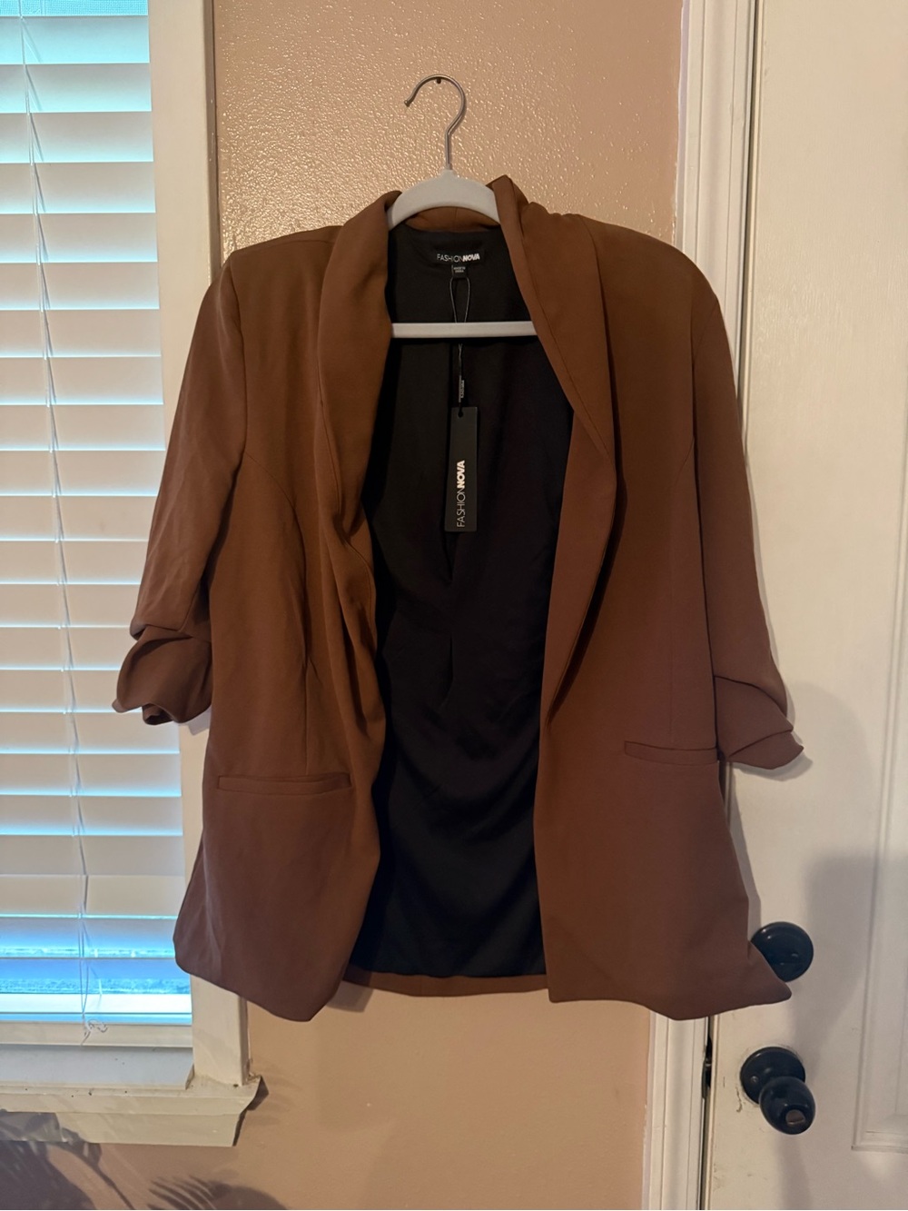 Fashion Nova NWT Pre-Scrunched Sleeve Medium Brown Blazer
